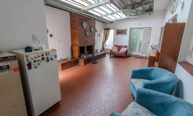 OPORTUNIDAD- Casa en venta 6ta Seccion / 3 Dorm / 2 Baño / Cochera / Patio
