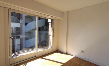 DEPARTAMENTO DOS AMBIENTES A 400 MTS DE ESTACION - EXCELENTE INVERSIONISTAS