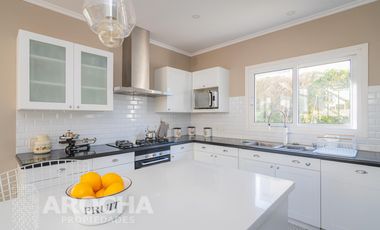 VENTA Casa en Abril Club De Campo