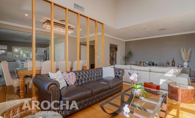VENTA Casa en Abril Club De Campo