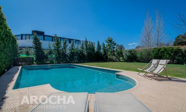 VENTA Casa en Abril Club De Campo