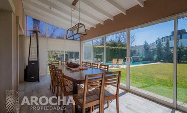 VENTA Casa en Abril Club De Campo