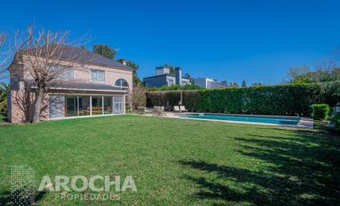 VENTA Casa en Abril Club De Campo