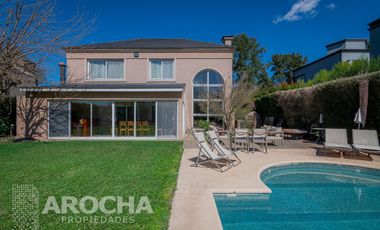 VENTA Casa en Abril Club De Campo