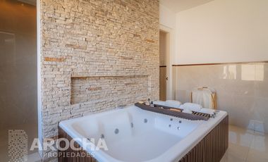 VENTA Casa en Abril Club De Campo