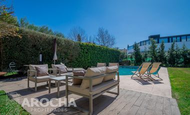 VENTA Casa en Abril Club De Campo