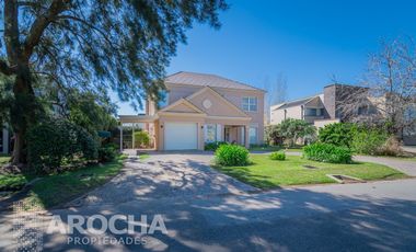 VENTA Casa en Abril Club De Campo