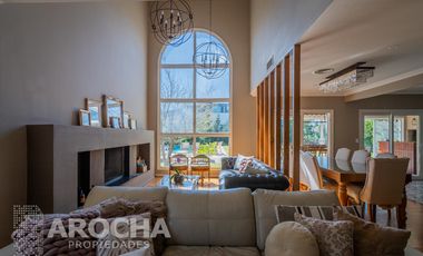 VENTA Casa en Abril Club De Campo