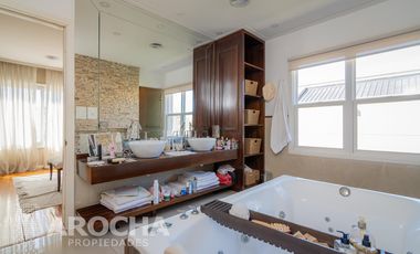 VENTA Casa en Abril Club De Campo
