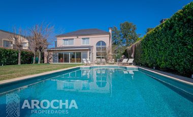 VENTA Casa en Abril Club De Campo