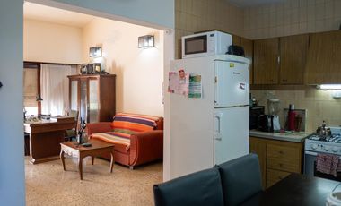Casa de 3 habitaciones con quincho y cochera