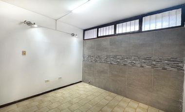 CASA EN VENTA 5TA SECCION - APTA CREDITO/ 3 Dorm/ 3 Baños / Depto en subsuelo/ Piscina /Jardín