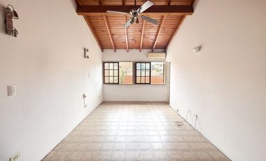 CASA EN VENTA 5TA SECCION - APTA CREDITO/ 3 Dorm/ 3 Baños / Depto en subsuelo/ Piscina /Jardín