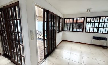 CASA EN VENTA 5TA SECCION - APTA CREDITO/ 3 Dorm/ 3 Baños / Depto en subsuelo/ Piscina /Jardín
