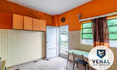 Venta Casa 3 ambientes, lote 459m², fondo y jardín, excelente ubicación residencial en Don Torcuato