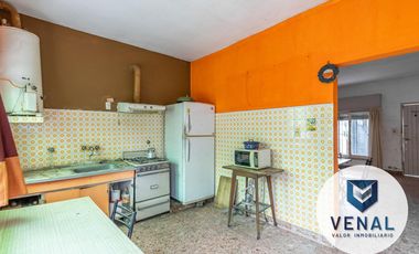 Venta Casa 3 ambientes, lote 459m², fondo y jardín, excelente ubicación residencial en Don Torcuato