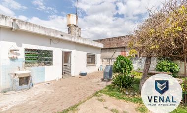 Venta Casa 3 ambientes, lote 459m², fondo y jardín, excelente ubicación residencial en Don Torcuato