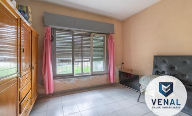 Venta Casa 3 ambientes, lote 459m², fondo y jardín, excelente ubicación residencial en Don Torcuato