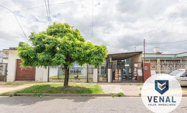 Venta Casa 3 ambientes, lote 459m², fondo y jardín, excelente ubicación residencial en Don Torcuato