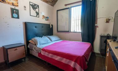 Casa 4 Dormitorios, 2 Baños y Cochera Cubierta Adyacente Capital