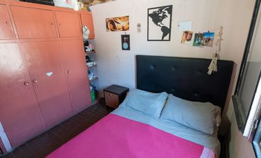 Casa 4 Dormitorios, 2 Baños y Cochera Cubierta Adyacente Capital