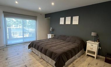 Duplex en venta en Las Gaviotas, 4 amb con jardín, pileta y cochera