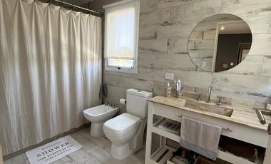 Duplex en venta en Las Gaviotas, 4 amb con jardín, pileta y cochera