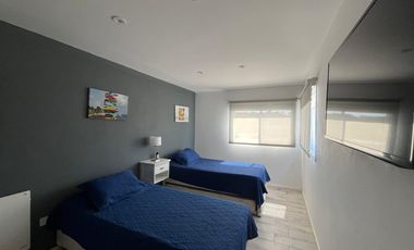 Duplex en venta en Las Gaviotas, 4 amb con jardín, pileta y cochera