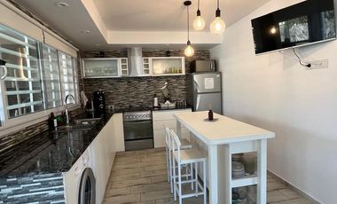 Duplex en venta en Las Gaviotas, 4 amb con jardín, pileta y cochera