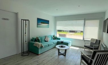 Duplex en venta en Las Gaviotas, 4 amb con jardín, pileta y cochera