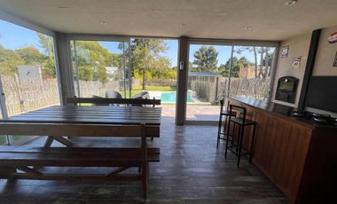 Duplex en venta en Las Gaviotas, 4 amb con jardín, pileta y cochera