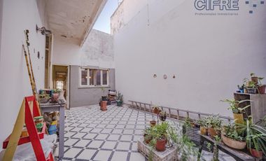 Casa en planta baja lote  8.66 x 41  garage  quincho terrazas Jardín fondo arbolado