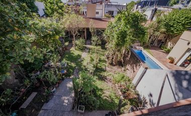 Casa en planta baja lote  8.66 x 41  garage  quincho terrazas Jardín fondo arbolado