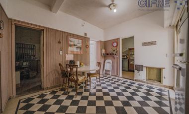 Casa en planta baja lote  8.66 x 41  garage  quincho terrazas Jardín fondo arbolado