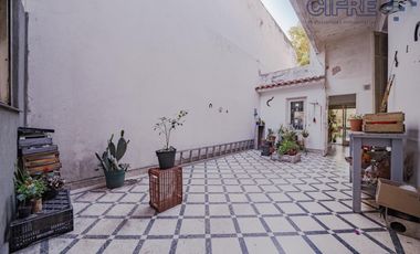 Casa en planta baja lote  8.66 x 41  garage  quincho terrazas Jardín fondo arbolado