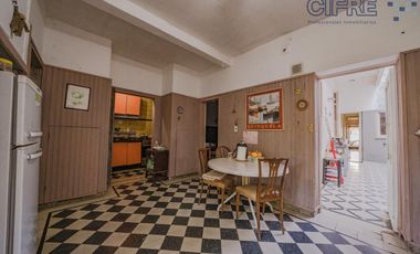 Casa en planta baja lote  8.66 x 41  garage  quincho terrazas Jardín fondo arbolado