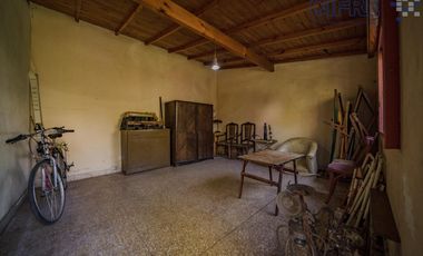 Casa en planta baja lote  8.66 x 41  garage  quincho terrazas Jardín fondo arbolado