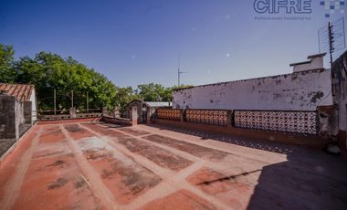 Casa en planta baja lote  8.66 x 41  garage  quincho terrazas Jardín fondo arbolado