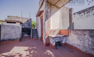 Casa en planta baja lote  8.66 x 41  garage  quincho terrazas Jardín fondo arbolado