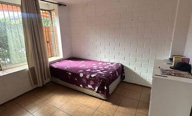 EN VENTA AMPLIA CASA 4D 3B  QUILICURA