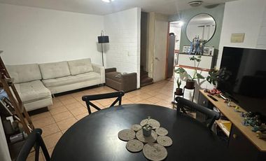 EN VENTA AMPLIA CASA 4D 3B  QUILICURA