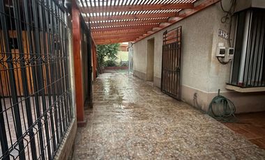 EN VENTA AMPLIA CASA 4D 3B  QUILICURA