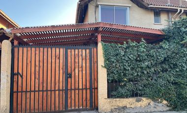 EN VENTA AMPLIA CASA 4D 3B  QUILICURA