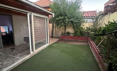 EN VENTA AMPLIA CASA 4D 3B  QUILICURA