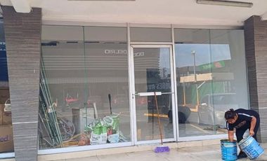 Locales en renta en Avenida Ruiz Cortines, Plaza Express Costa de Oro