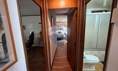 Casa 4 dormitorios 3 baños en pasaje tranquilo