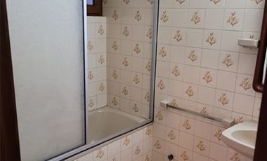 Casa 4 dormitorios 3 baños en pasaje tranquilo