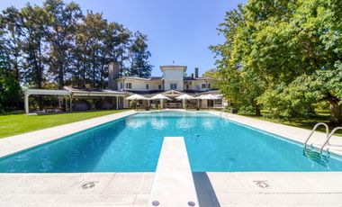 Venta | casa | La Peregrina Club de Campo, Pilar | 5 ambientes | Gran Parque y pileta
