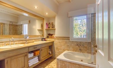 Venta | casa | La Peregrina Club de Campo, Pilar | 5 ambientes | Gran Parque y pileta