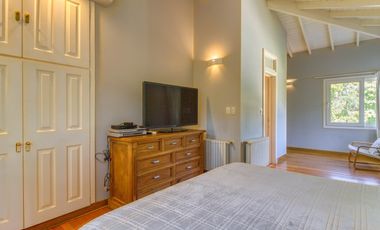 Venta | casa | La Peregrina Club de Campo, Pilar | 5 ambientes | Gran Parque y pileta